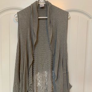 Drapey and gorgeous layering piece! Never worn!